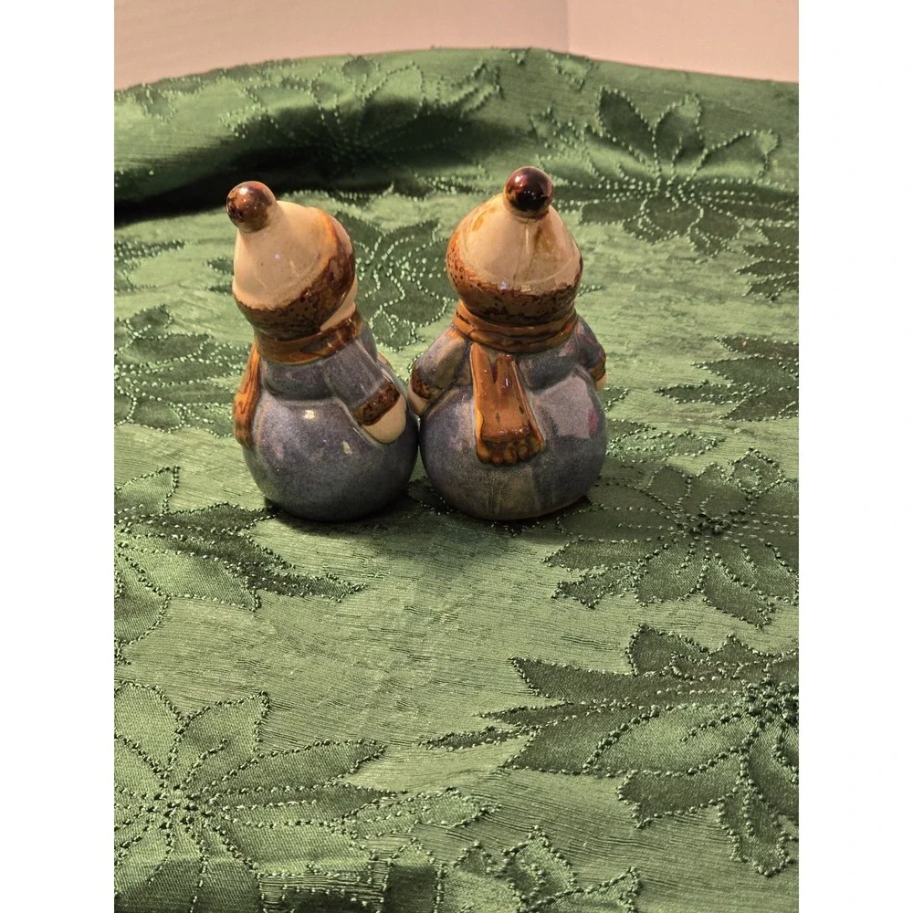 Set of Christmas Snowmen Blue Jacket Brown Scarf Figurines‎ 5x3x2